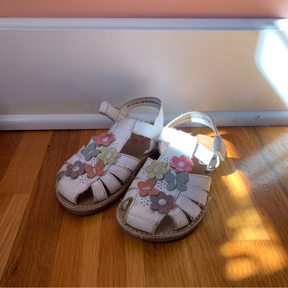 Size 9 Little Girl White Sandals Heart Butterfly Flower Strap Strappy